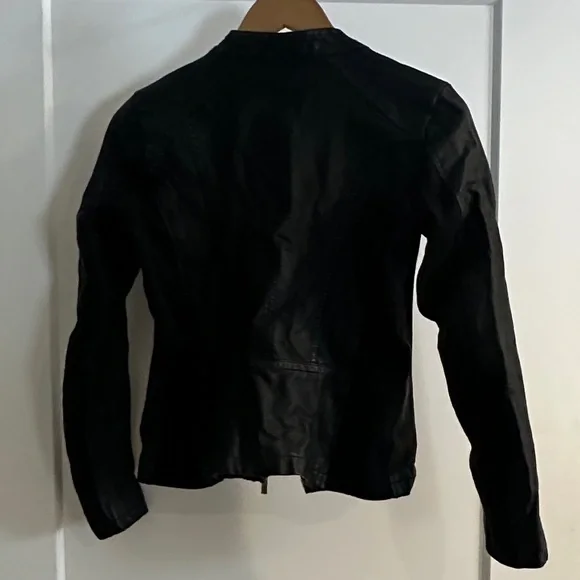 Women's Black Faux Leather Jacket - Picture 8 of 8